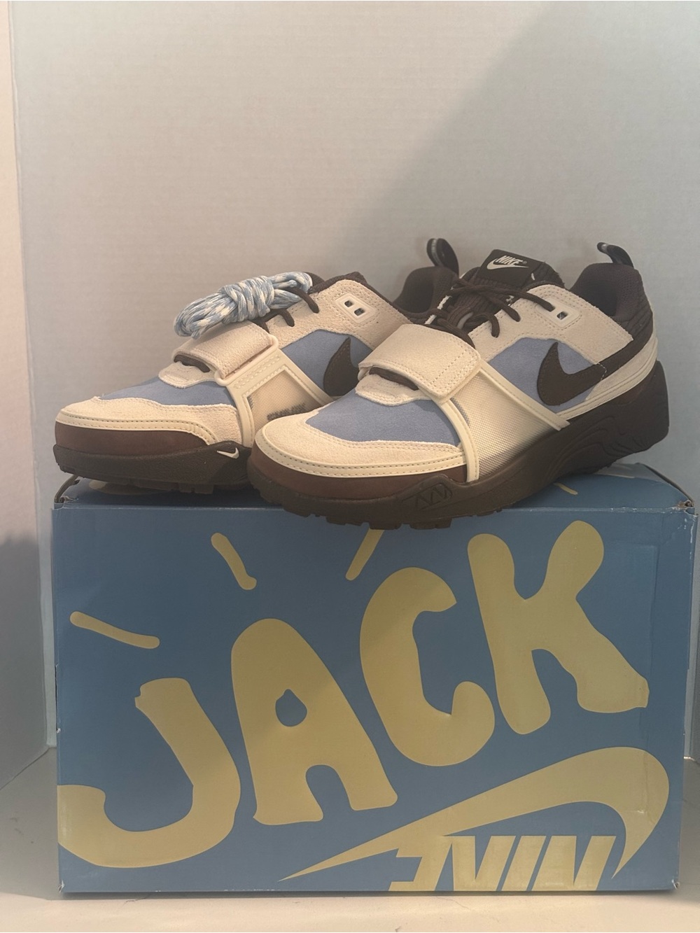 Nike Kids Sneakers White / Light Blue / Brown Strap Lace Athletic Shoes